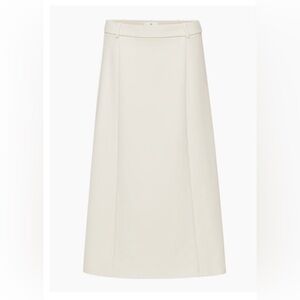Aritzia Babaton
Podium Skirt
#111348
4, Matte Pearl